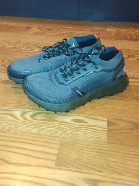 Womens Grey Flux Sneakers Size 7.5